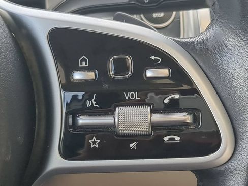 Used 2021 Mercedes-Benz GLB 250 w/ Premium Package image 13