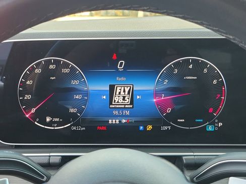 Used 2025 Mercedes-Benz GLE 350 4MATIC w/ AMG Line Exterior image 16