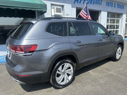 Used 2022 Volkswagen Atlas SE w/ Panoramic Sunroof Package image 7