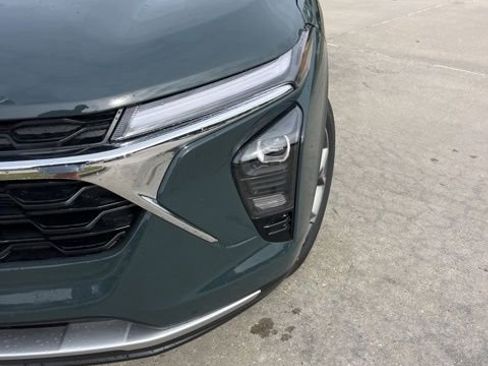 New 2026 Chevrolet Trax LT w/ Driver Confidence Package image 11