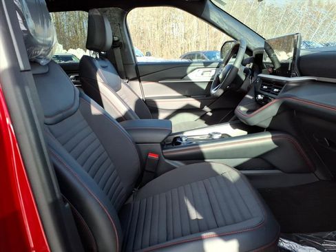 New 2026 Ford Explorer ST-Line w/ ST-Line Street Pack image 9