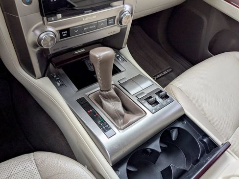 Used 2016 Lexus GX 460 w/ Premium Package AWD/4WD image 16