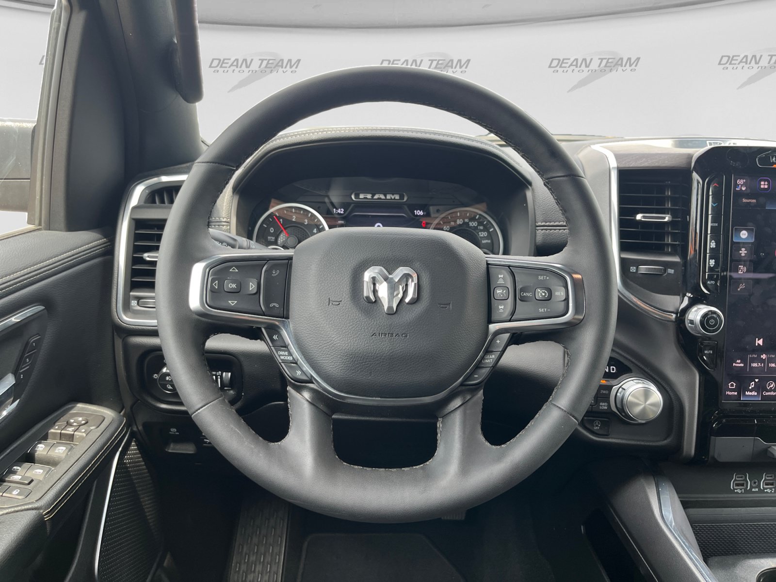 Used 2026 RAM 1500 Laramie AWD/4WD image 12
