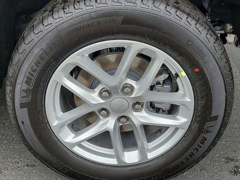 New 2025 Jeep Grand Cherokee Laredo X image 19