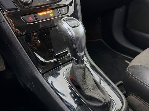 Used 2019 Buick Encore Preferred image 17