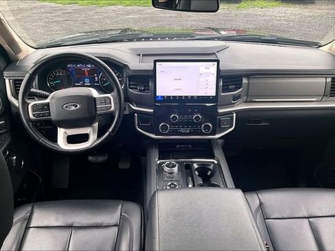 Used 2024 Ford Expedition XLT image 7