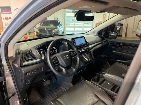 Used 2025 Honda Odyssey Elite image 12