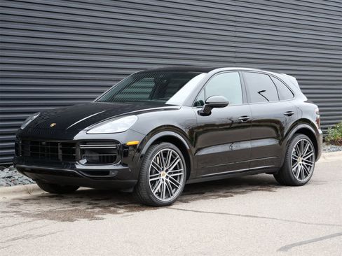 Used 2022 Porsche Cayenne Turbo image 1