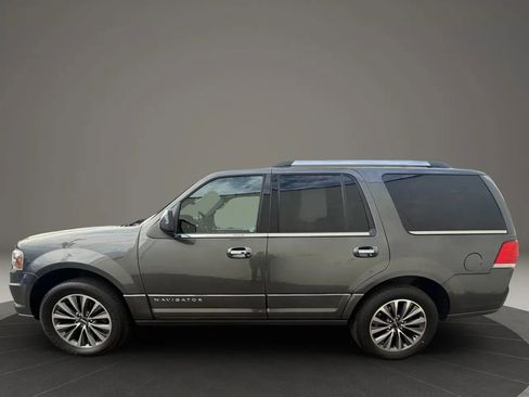 Used 2016 Lincoln Navigator Select image 8