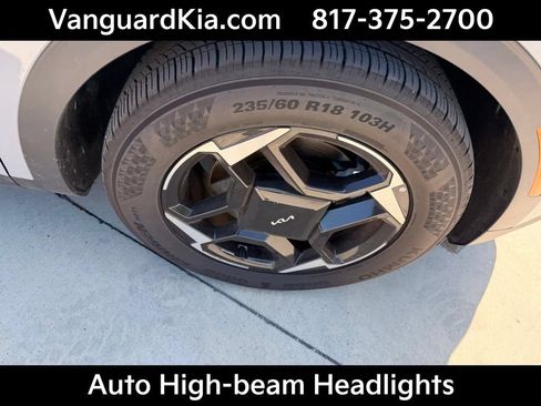 Certified 2026 Kia Sportage EX w/ EX Panorama Roof Package FWD image 11