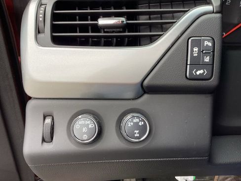 Used 2015 Chevrolet Tahoe LT w/ Luxury Package AWD/4WD image 10