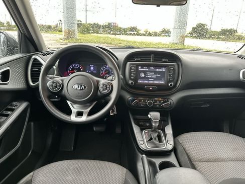 Used 2020 Kia Soul LX FWD image 15