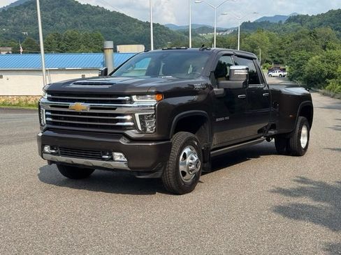 Used 2021 Chevrolet Silverado 3500 High Country w/ Snow Plow Prep/Camper Package AWD/4WD image 3