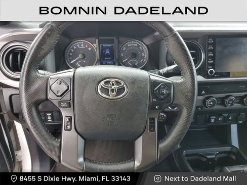 Used 2020 Toyota Tacoma TRD Off-Road image 17