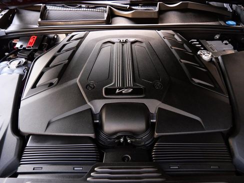 Used 2022 Bentley Bentayga image 27