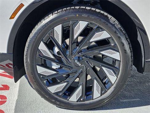 New 2026 Lincoln Nautilus Reserve image 10