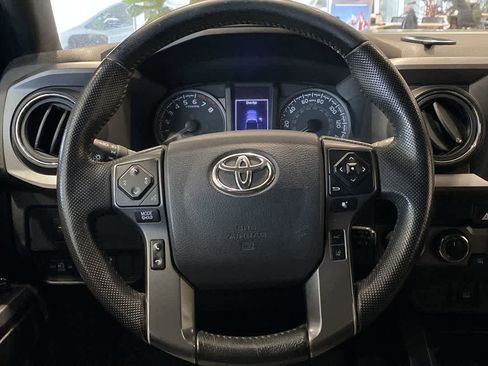 Used 2020 Toyota Tacoma TRD Off-Road image 16