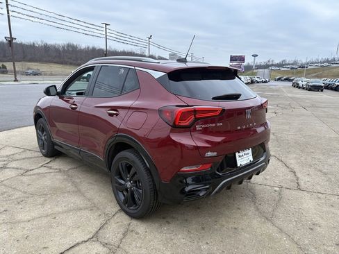 Used 2024 Buick Encore GX Sport Touring image 3