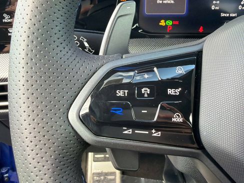 Used 2025 Volkswagen Golf 2.0T image 49