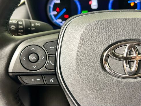 Used 2023 Toyota RAV4 XLE Premium AWD/4WD image 18