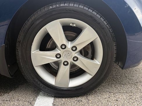 Used 2013 Hyundai Elantra GLS w/ Preferred Pkg FWD image 24