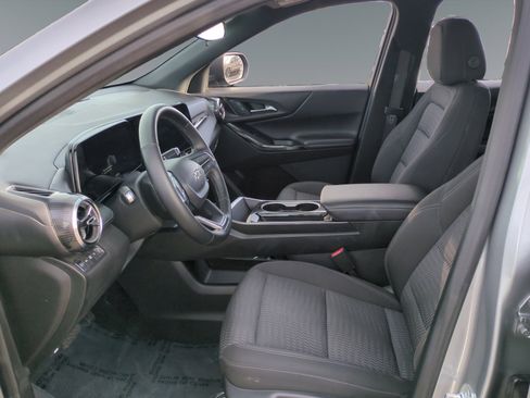 Used 2025 Chevrolet Equinox LT image 9