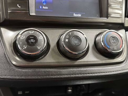 Used 2014 Toyota RAV4 LE AWD/4WD image 20