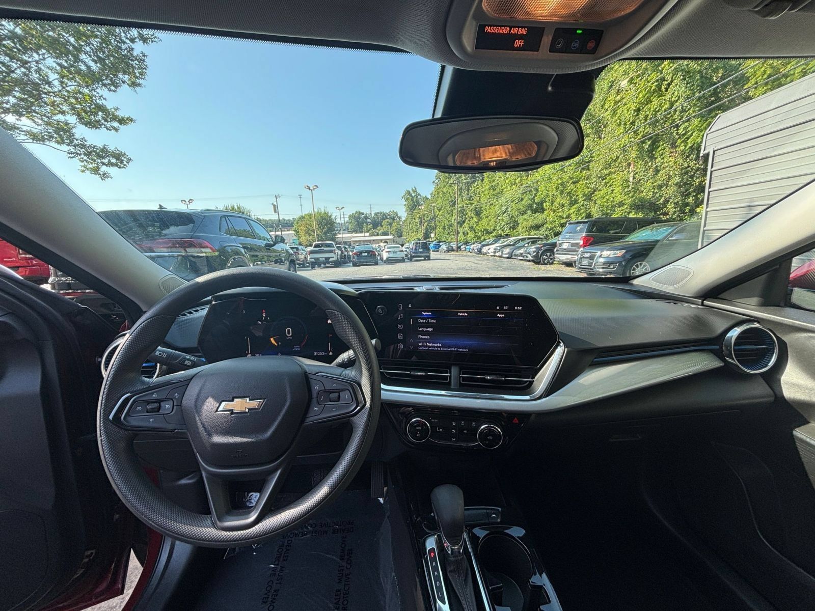 Used 2025 Chevrolet Trax LT FWD image 27