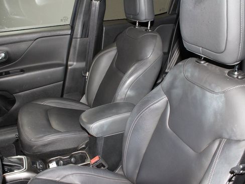 Used 2020 Jeep Renegade Limited w/ LED Lighting Group image 27