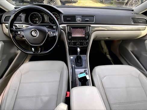 Used 2016 Volkswagen Passat 1.8T SE image 14