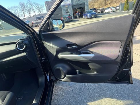 Used 2020 Nissan Kicks SV image 30