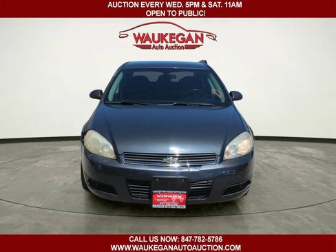 Used 2010 Chevrolet Impala LT FWD image 2