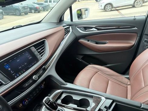 Used 2020 Buick Enclave Avenir FWD image 24
