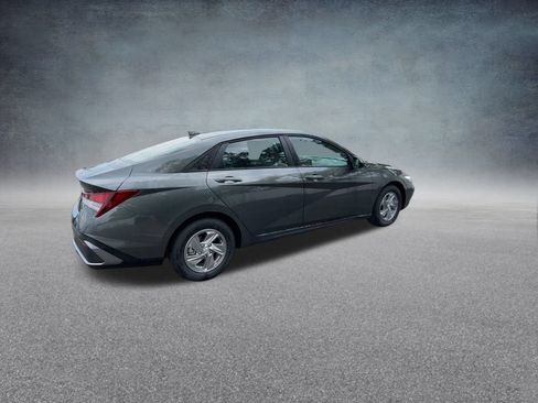 Certified 2025 Hyundai Elantra SE FWD image 24