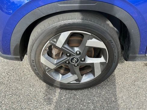Used 2023 Hyundai Venue SEL FWD image 10