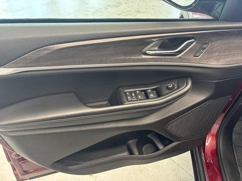 Used 2024 Jeep Grand Cherokee Limited AWD/4WD image 17
