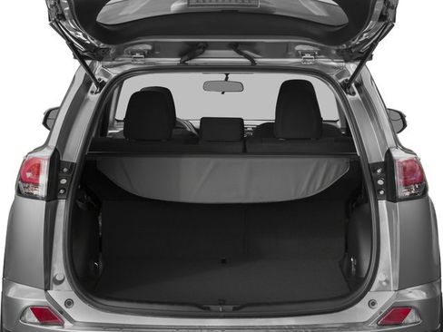 Used 2016 Toyota RAV4 LE FWD image 12