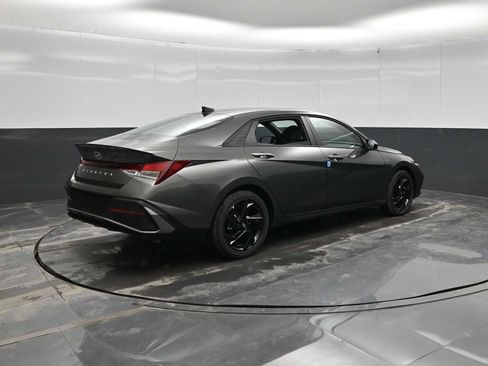 New 2026 Hyundai Elantra SEL Sport FWD image 7