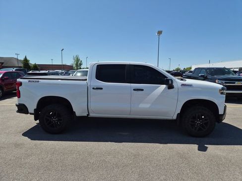 Used 2019 Chevrolet Silverado 1500 LT Trail Boss AWD/4WD image 4