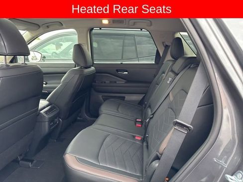 Used 2025 Nissan Pathfinder Platinum w/ Cargo Package AWD/4WD image 14