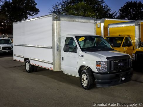 Used 2022 Ford E-350 and Econoline 350 Super Duty image 10