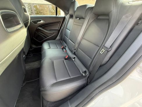 Used 2019 Mercedes-Benz CLA 250 4MATIC image 14