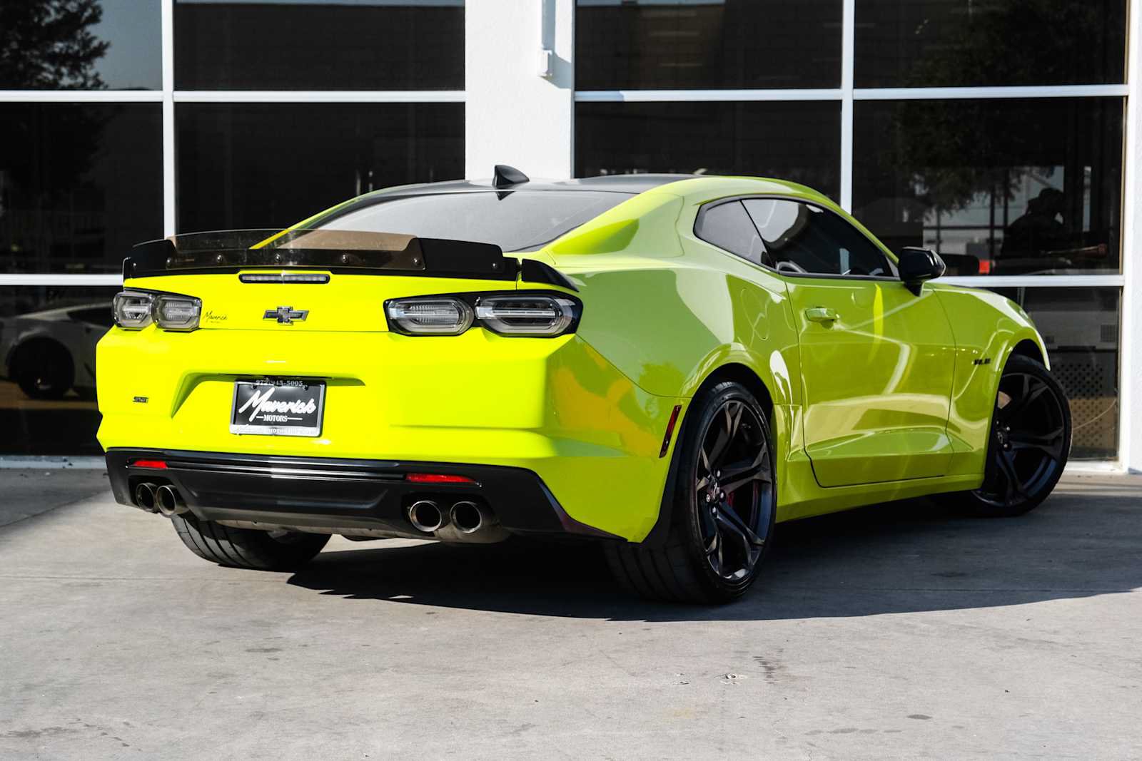 Used 2020 Chevrolet Camaro RWD image 12