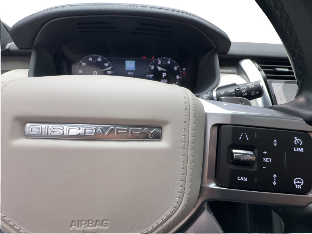 Used 2023 Land Rover Discovery Metropolitan Edition AWD/4WD image 46