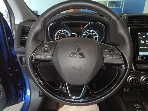 Used 2025 Mitsubishi Outlander Sport LE AWD/4WD image 14