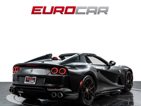 Used 2022 Ferrari 812 GTS RWD image 6
