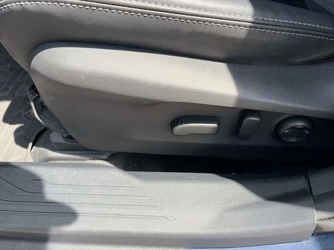 Used 2023 Subaru Outback Limited AWD/4WD image 17
