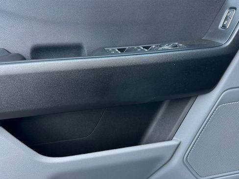 New 2026 Ford F250 XL w/ XL Chrome Package RWD image 10