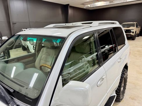 Used 2004 Lexus LX 470 image 14