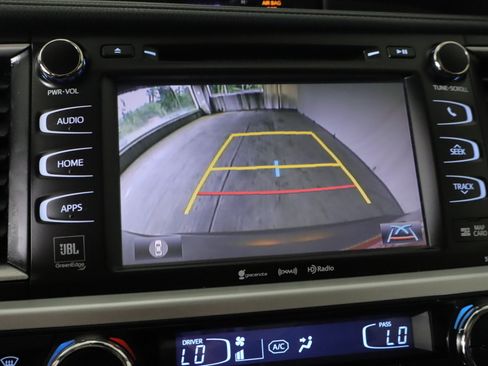 Used 2019 Toyota Highlander Limited Platinum AWD/4WD image 19
